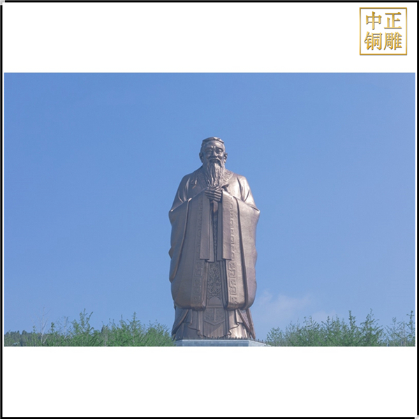 廣場(chǎng)中心孔子雕塑