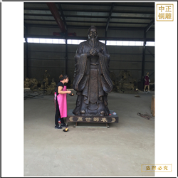 學(xué)?？鬃咏虒W(xué)雕塑